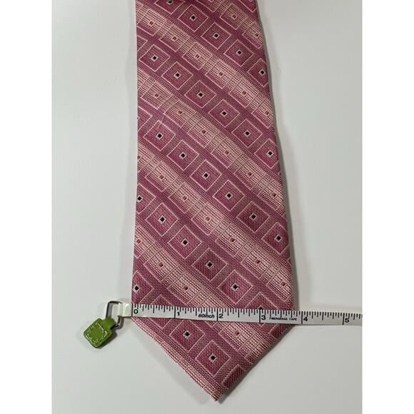 Valentino Italy Men’s Silk Tie Pink Geometric Pattern – Classic Vintage Style - Picture 4 of 6